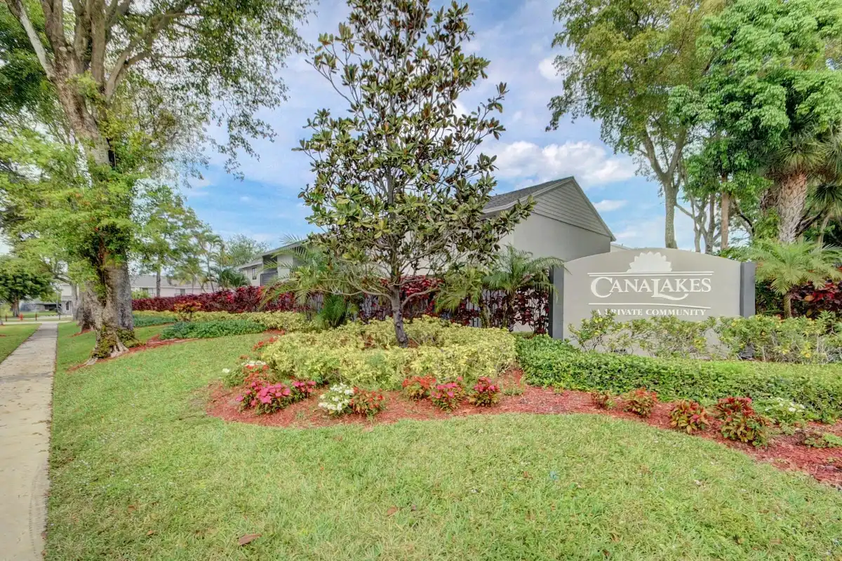 1506 Wharf Ln, Greenacres: photo 1 of 34