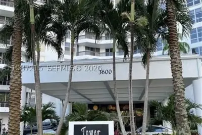 3600 Mystic Pointe Dr #1404, Aventura: photo 1 of 10