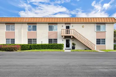 9 NE 19th Ct #212c, Wilton Manors: photo 1 of 14