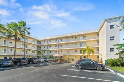 2515 NE 1st Ct #4100, Boynton Beach: photo 1 of 33