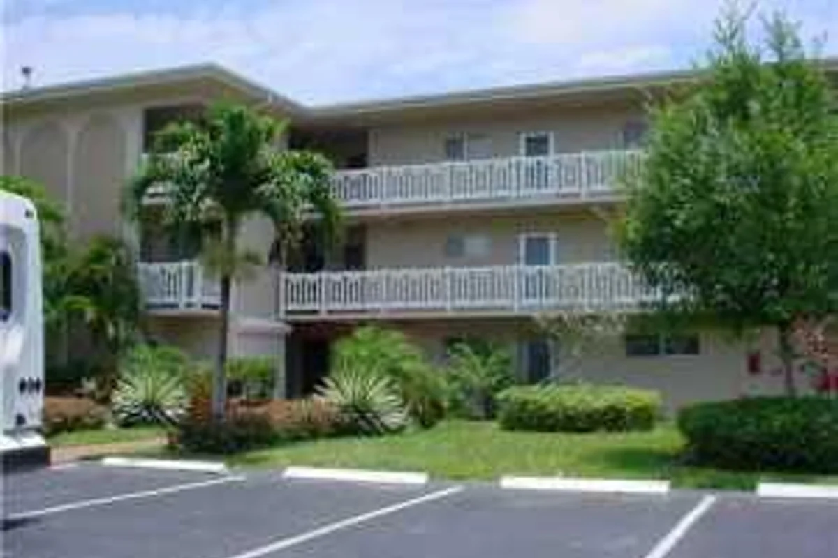 2687 Garden Dr N #108, Lake Worth Beach: photo 1 of 10