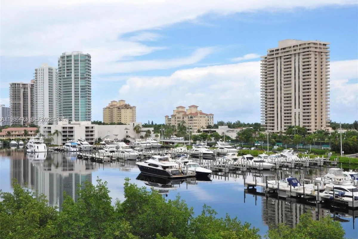 19801 E Country Club Dr #4104, Aventura: photo 1 of 11