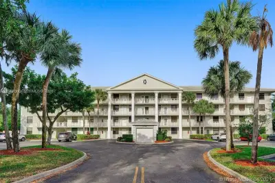 1715 Whitehall Dr #202, Davie: photo 1 of 7