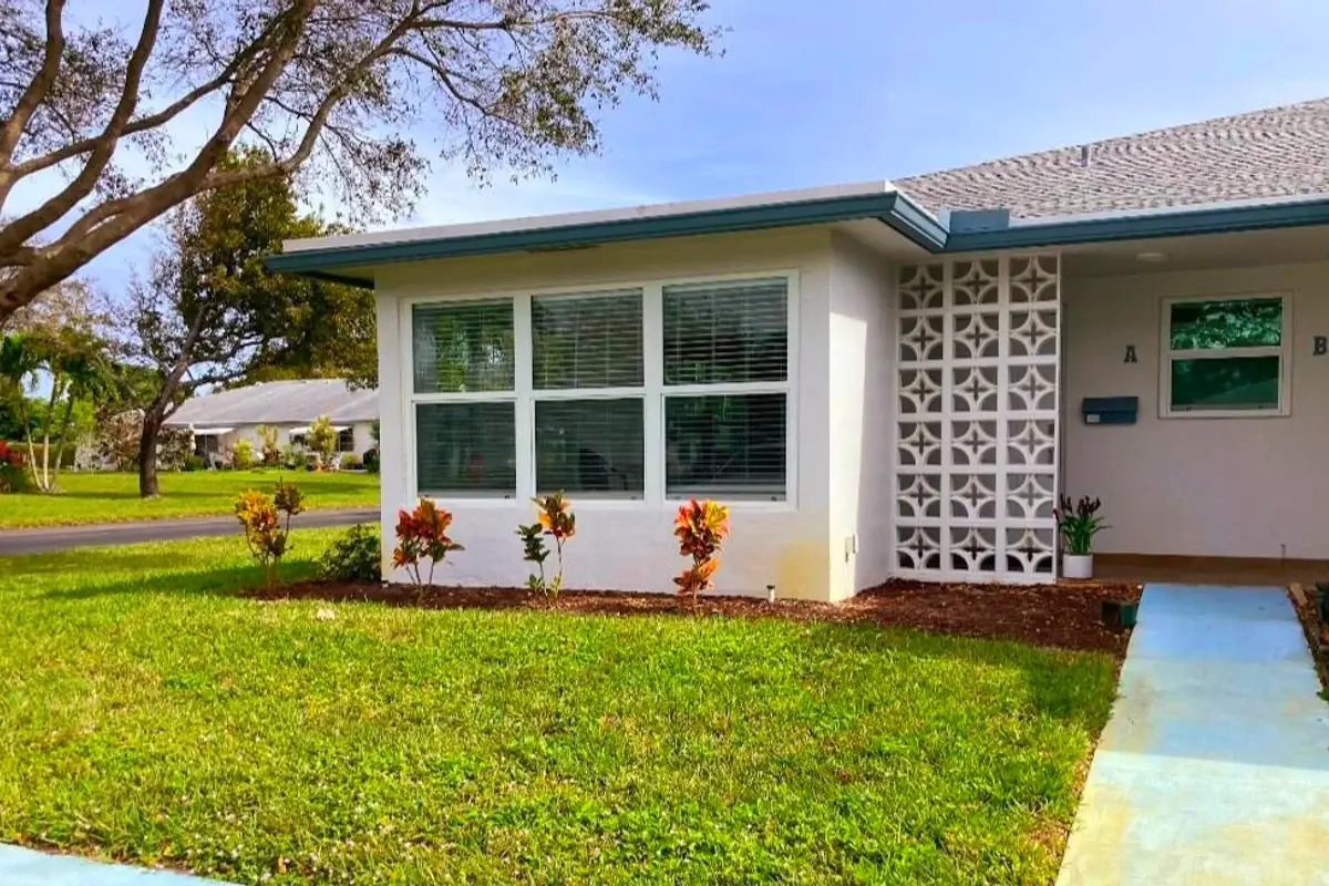 1155 S Drive Cir #A, Delray Beach: photo 1 of 21