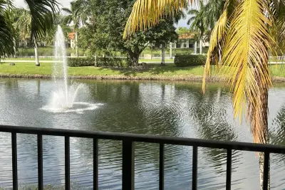 1523 Lake Crystal Dr #F, West Palm Beach: photo 1 of 36