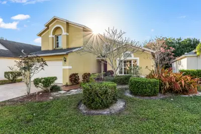 2224 Soundings Ct, West Palm Beach: photo 1 of 46