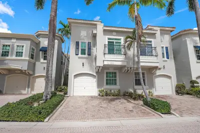 503 Resort Ln, Palm Beach Gardens: photo 1 of 36