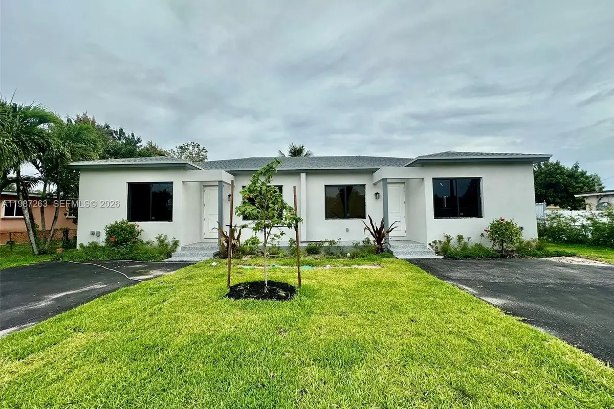2377 NW 105th St #1, Miami: photo 1 of 21