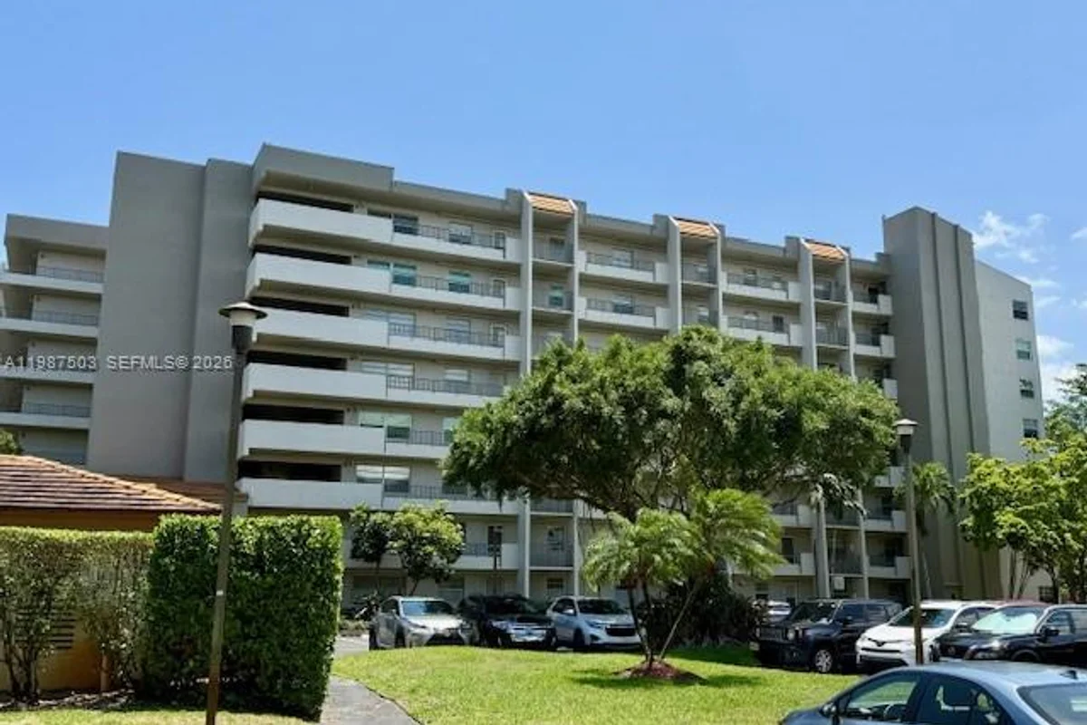 3910 Inverrary Blvd #407-B, Lauderhill: photo 1 of 28