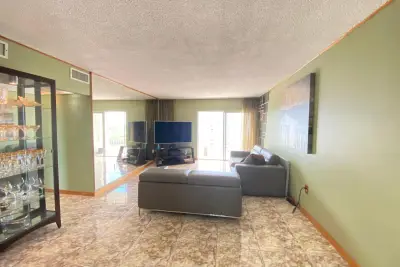 400 Kings Point Dr #1423, Sunny Isles Beach: photo 1 of 31
