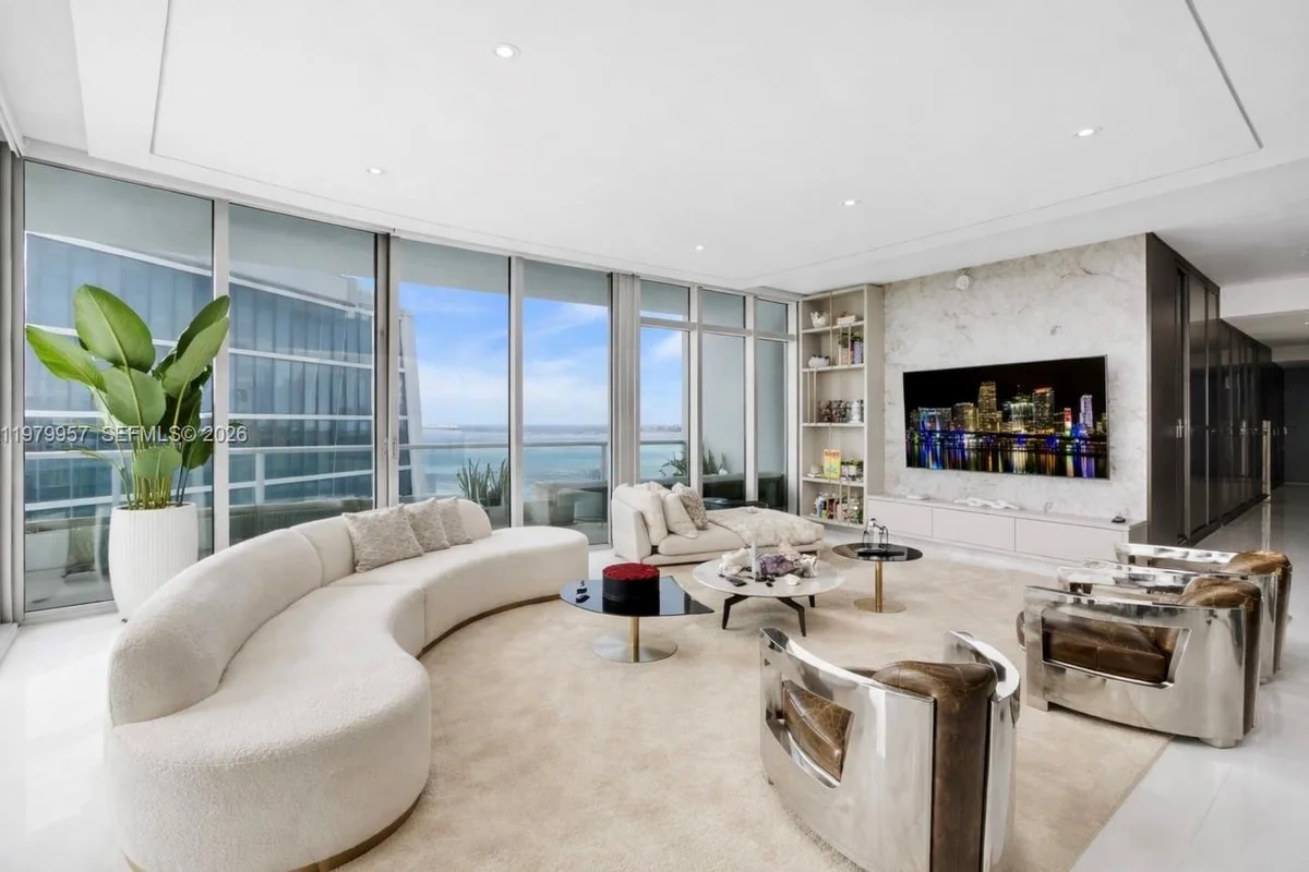 900 Biscayne Blvd #PH6109, Miami: photo 1 of 43