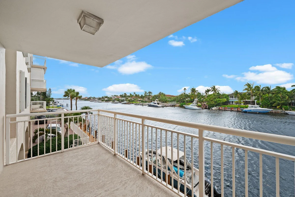 1050 Hillsboro Mile #203w, Hillsboro Beach: photo 1 of 30