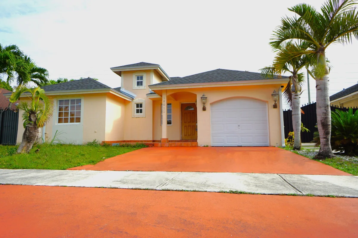 18011 SW 139th Ct, Miami: photo 1 of 21