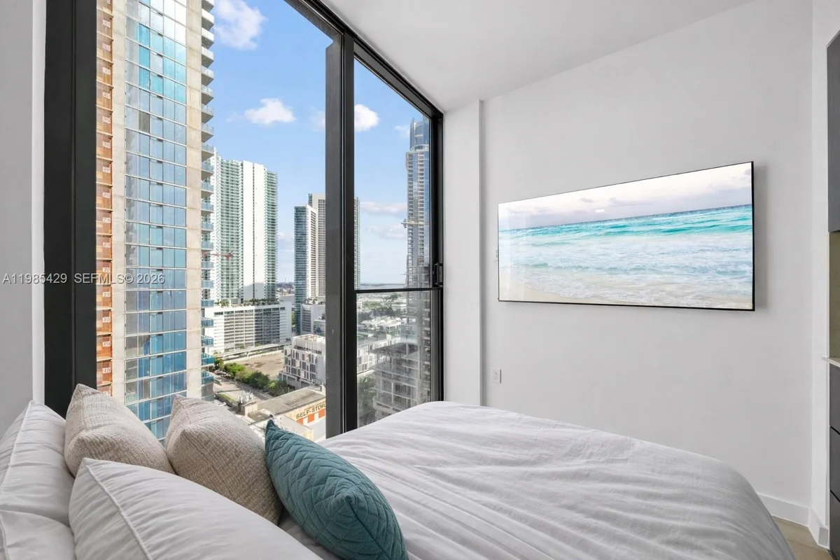 20 NE 11 St #2306B, Miami: photo 1 of 20