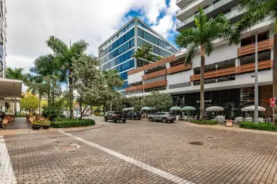 2960 NE 207th St #708, Aventura: photo 1 of 33