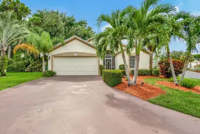 328 Hammocks Trl, Greenacres: photo 1 of 54
