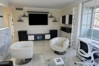 5055 NW 7th St #206, Miami: photo 1 of 23