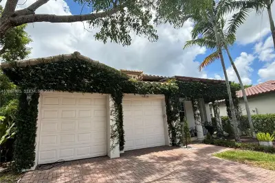 8080 NW 126th Ter, Parkland: photo 1 of 17