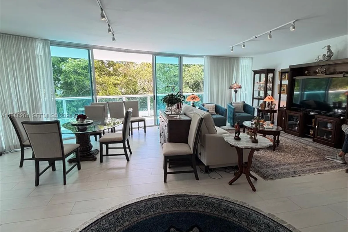 2127 Brickell Ave #502, Miami: photo 1 of 18