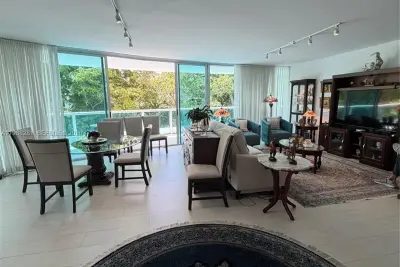 2127 Brickell Ave #502, Miami: photo 1 of 18