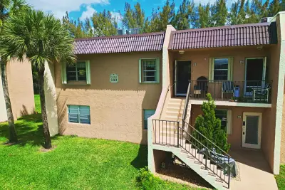 140 Lake Meryl Dr #233, West Palm Beach: photo 1 of 34