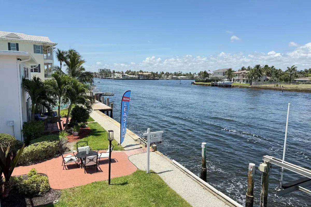 1001 S Riverside Dr #104, Pompano Beach: photo 1 of 6