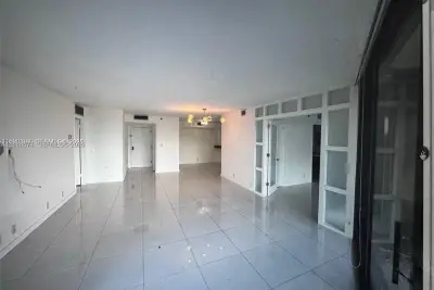 4000 Towerside Ter #609, Miami: photo 1 of 11