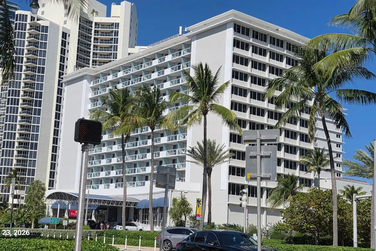 19201 Collins Ave #105, Sunny Isles Beach: photo 1 of 8