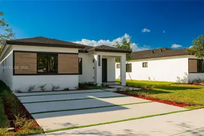 22840 SW 122nd Pl, Miami: photo 1 of 37