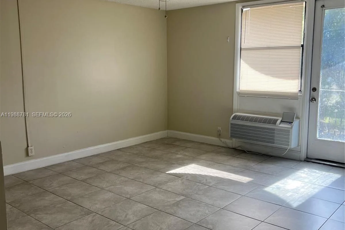 2701 Riverside Dr #308-B, Coral Springs: photo 1 of 9