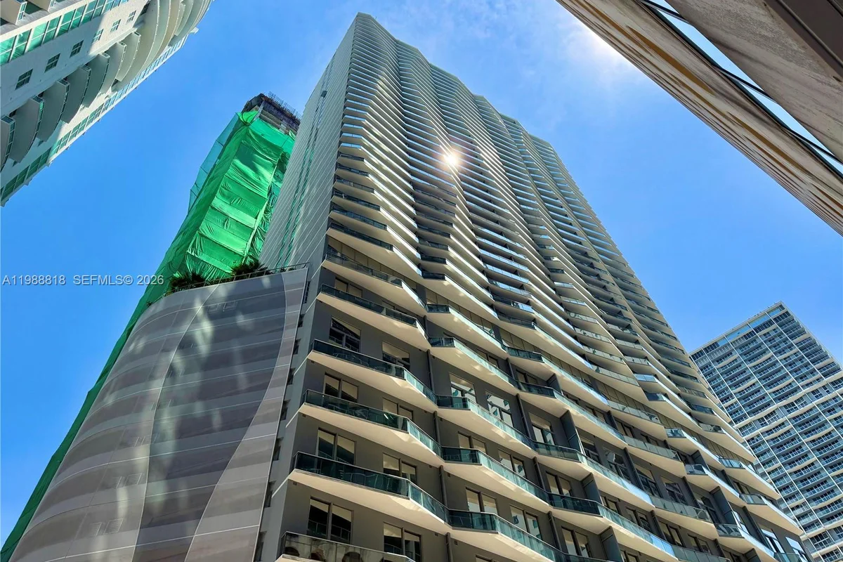 77 SE 5th St #1615, Miami: photo 1 of 53