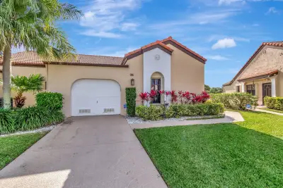 8240 Waterline Dr, Boynton Beach: photo 1 of 47
