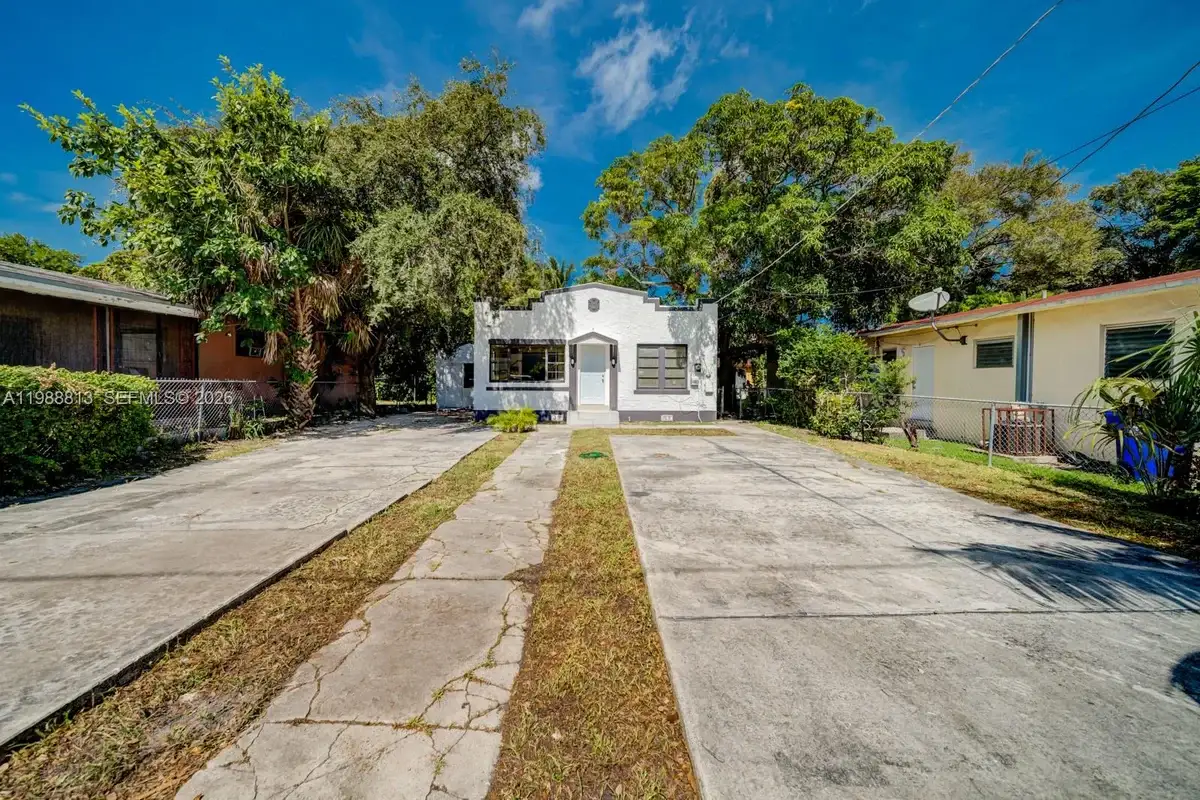 829 NW 56th St, Miami: photo 1 of 25