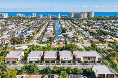 6832 NE Briskel Pointe Dr, Boca Raton: photo 1 of 24