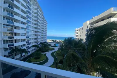 100 Lincoln Rd #721, Miami Beach: photo 1 of 3