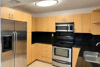 2750 NE 183rd St #1201, Aventura: photo 1 of 19
