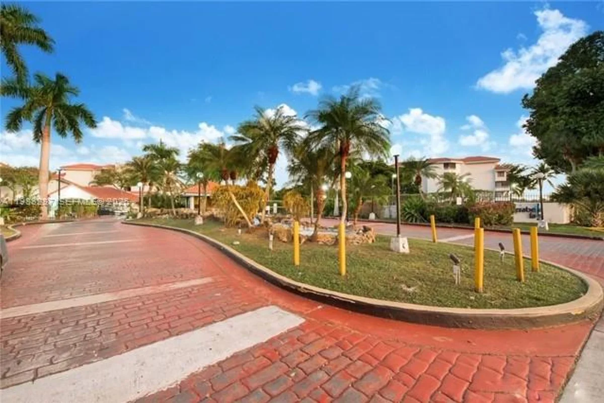 8305 SW 152nd Ave #A-201, Miami: photo 1 of 20