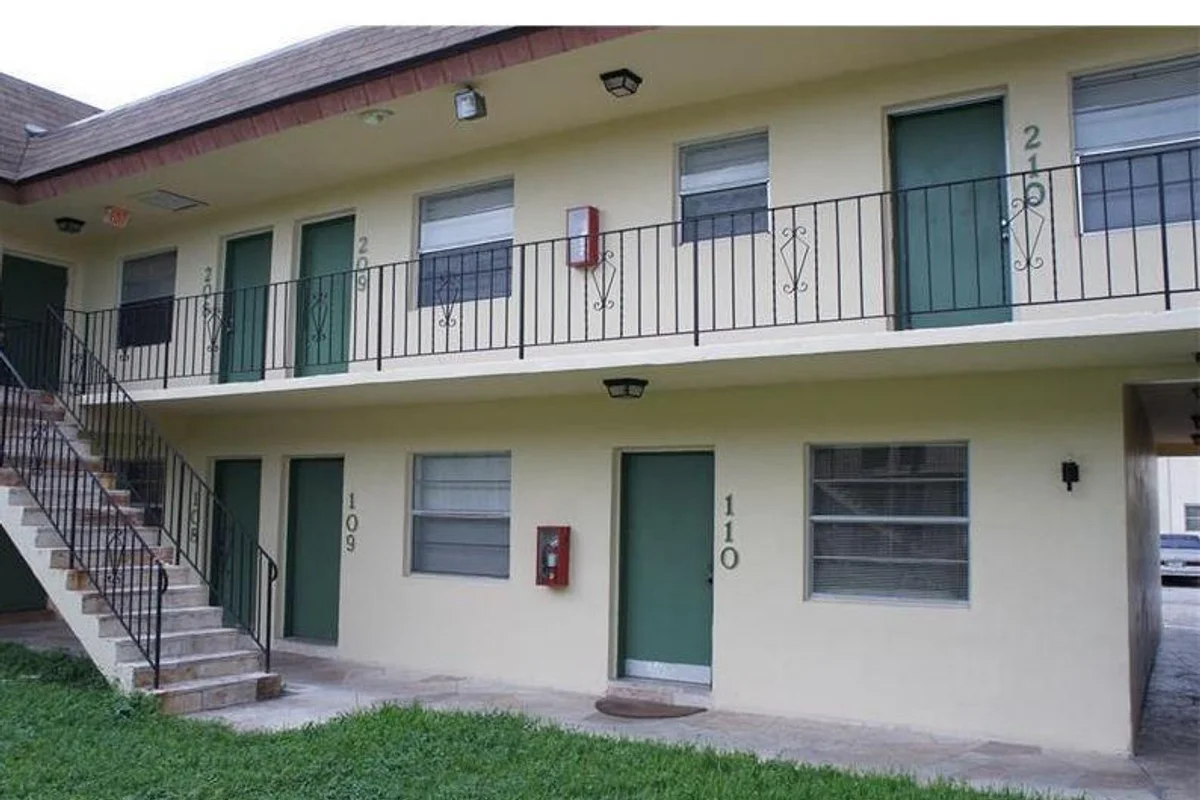 4800 NW 24th Ct #D214, Lauderdale Lakes: photo 1 of 16