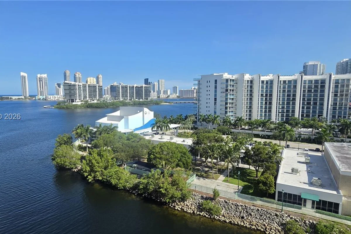 3330 NE 190th St #1018, Aventura: photo 1 of 19