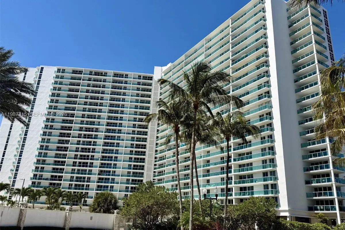 100 Bayview Dr #528, Sunny Isles Beach: photo 1 of 13