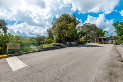 6301 N Fall Circle Dr #213, Lauderhill: photo 1 of 36