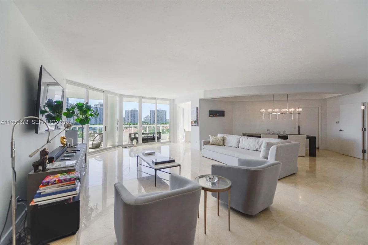 21050 Point Pl #702, Aventura: photo 1 of 46