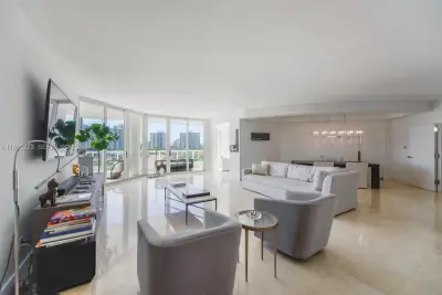 21050 Point Pl #702, Aventura: photo 1 of 46
