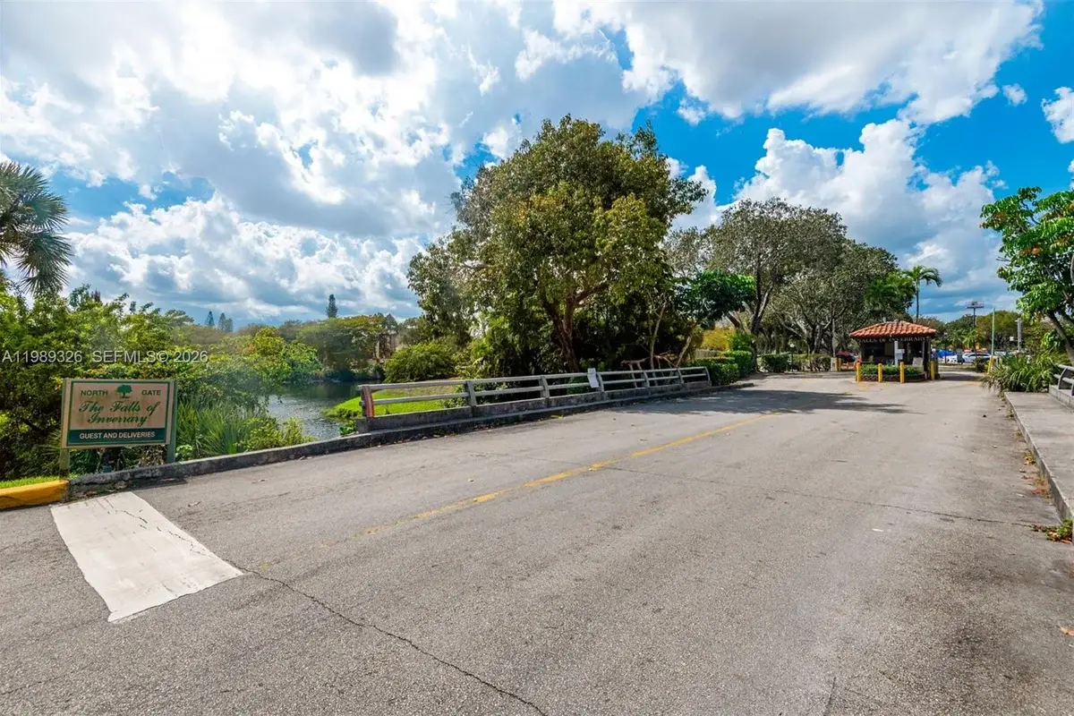 6301 N Fall Circle Dr #213, Lauderhill: photo 1 of 36