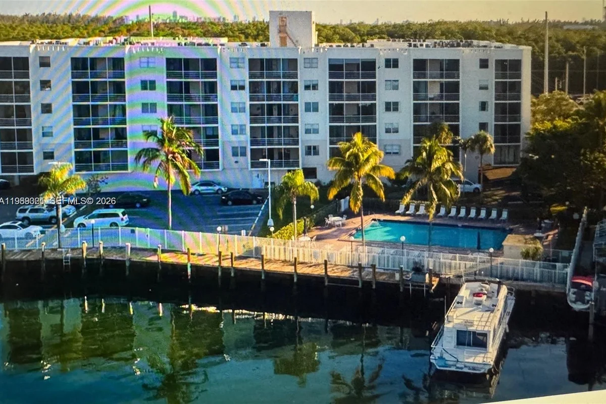 2821 N Miami Beach Blvd #2K, North Miami Beach: photo 1 of 40