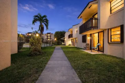 3581 SW 117th Ave #5-308, Miami: photo 1 of 38