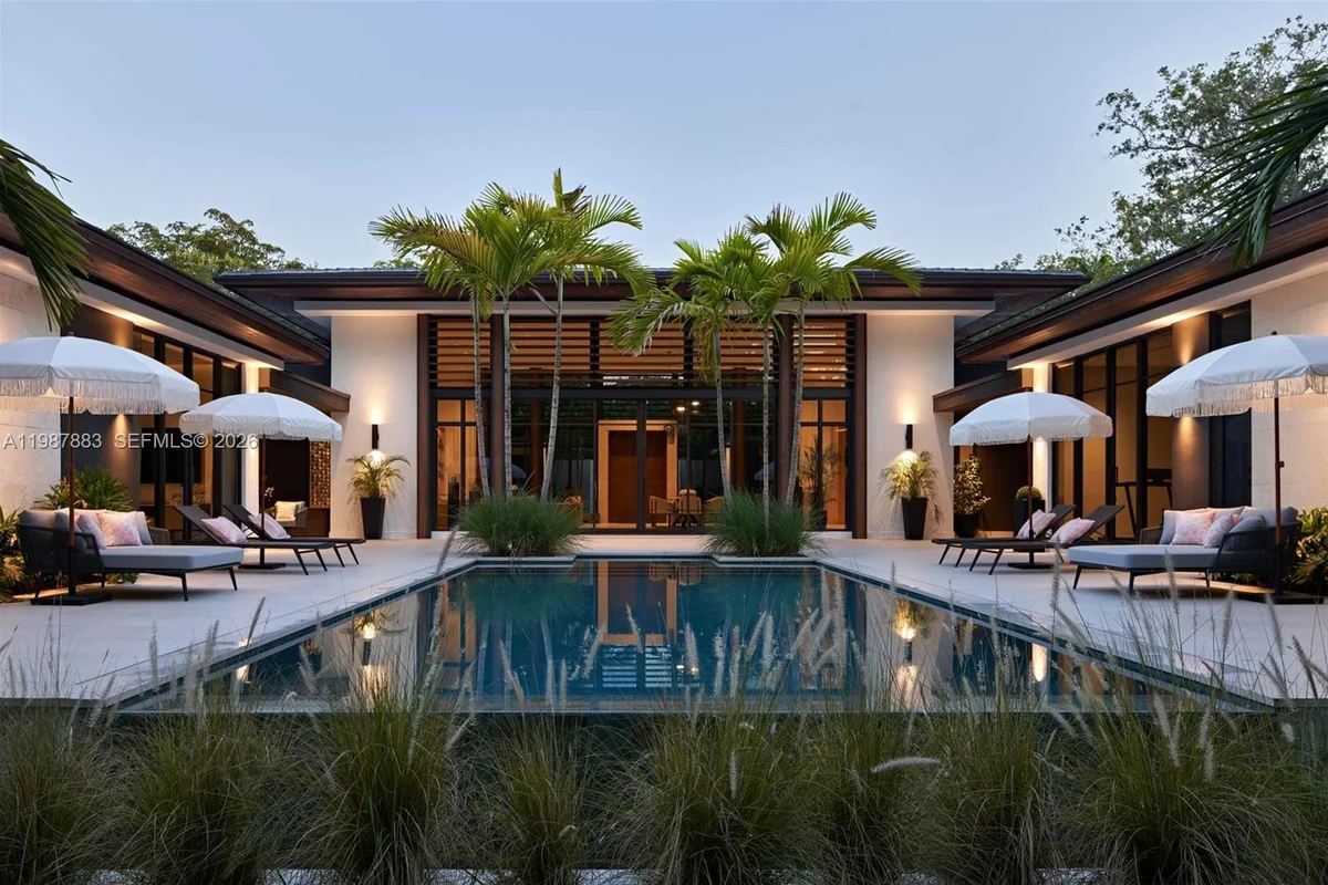 6371 SW 107th St, Pinecrest: photo 1 of 58