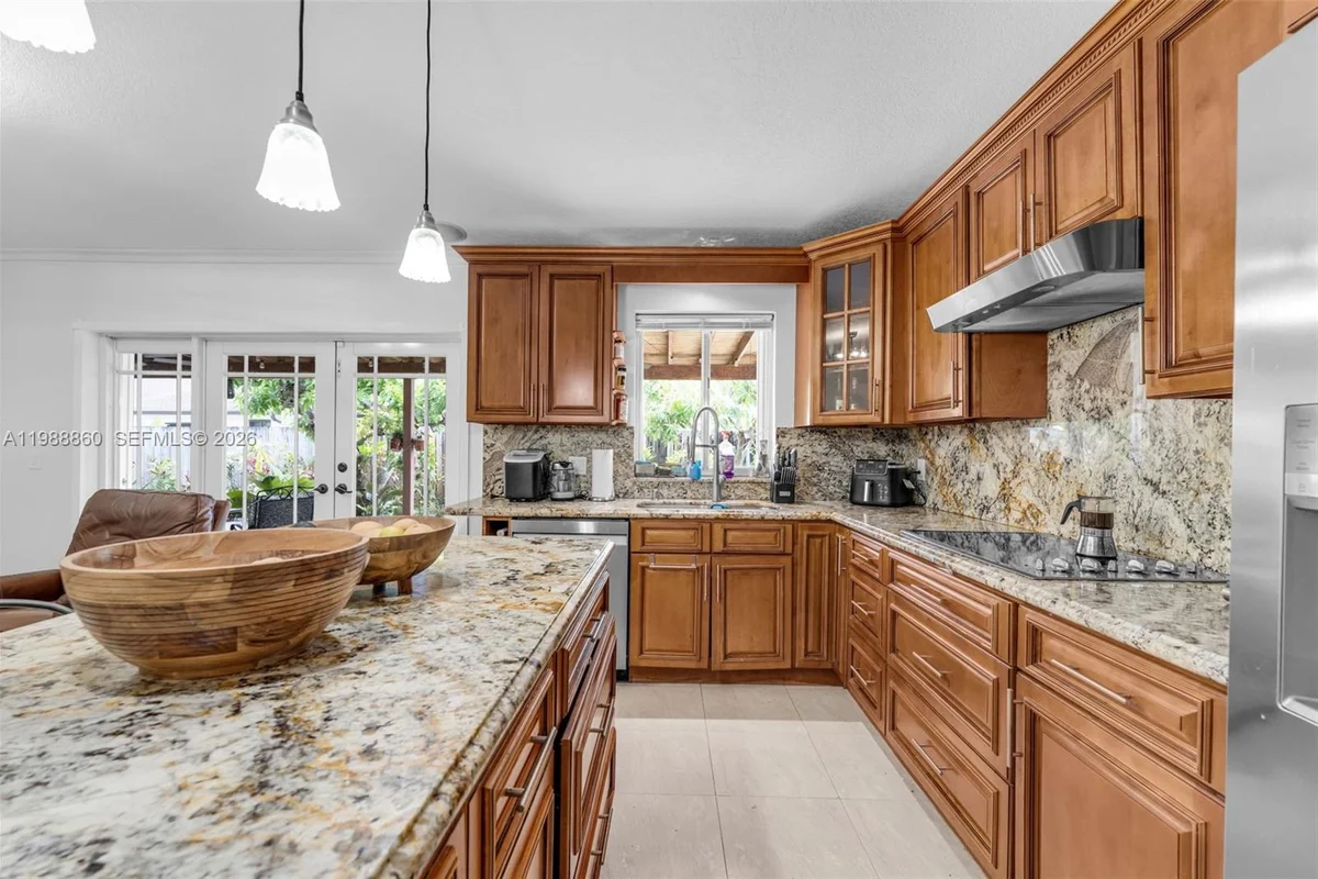 10021 SW 145th Pl, Miami: photo 1 of 36