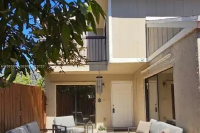 610 Commodore Dr, Plantation: photo 1 of 20
