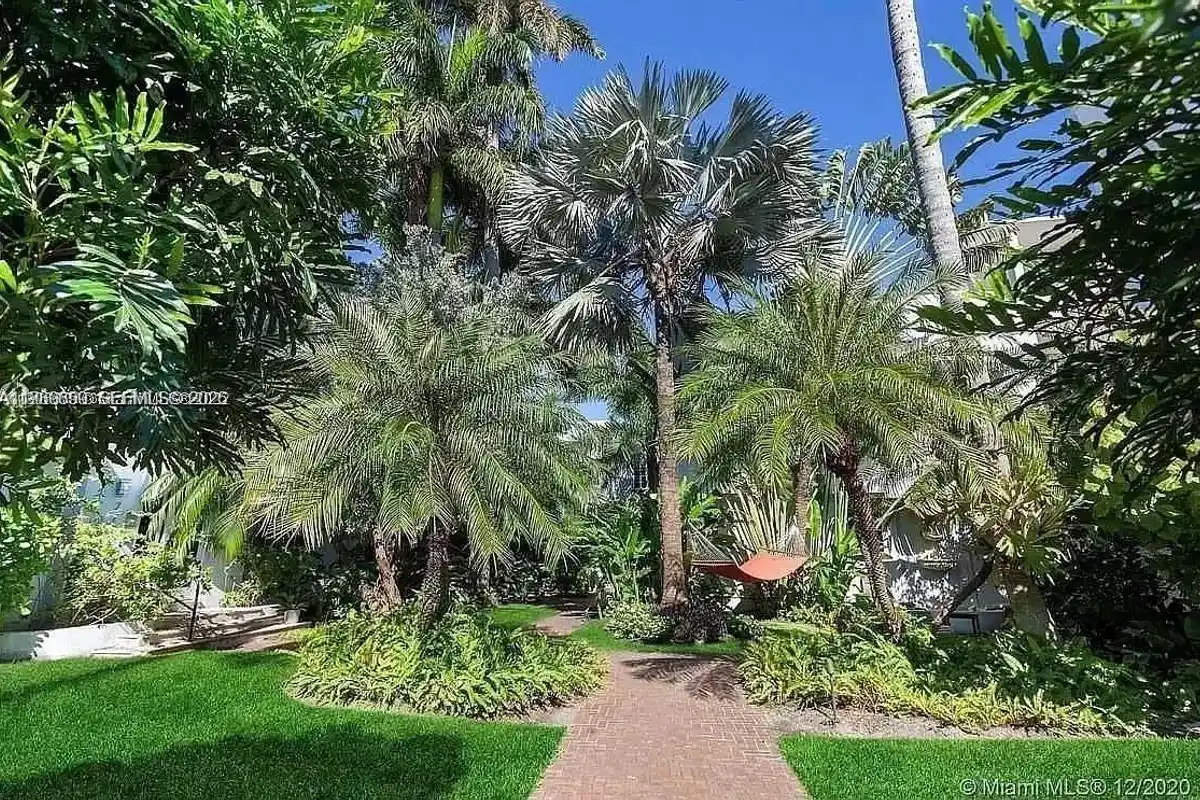 727 14th Pl #1, Miami Beach: photo 1 of 13